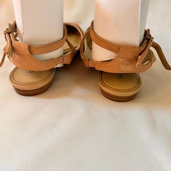 Gianni Bini strappy flats - Picture 3 of 4